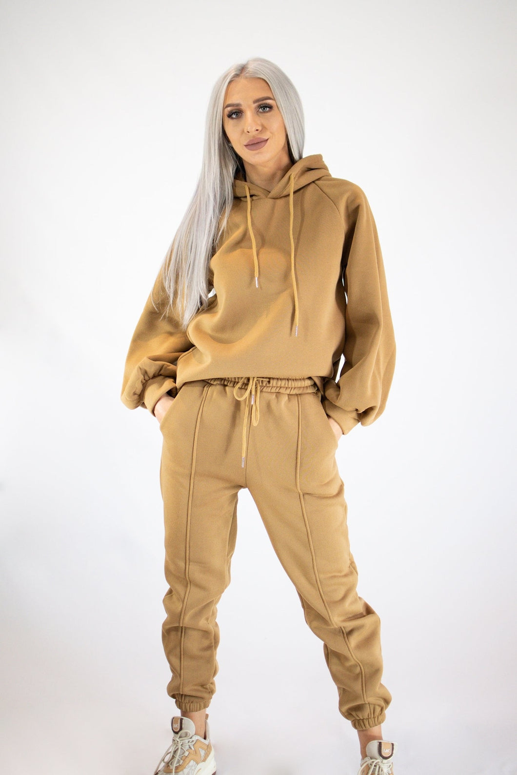 CHILL OUT HOODED TRACKSUIT - BROWN